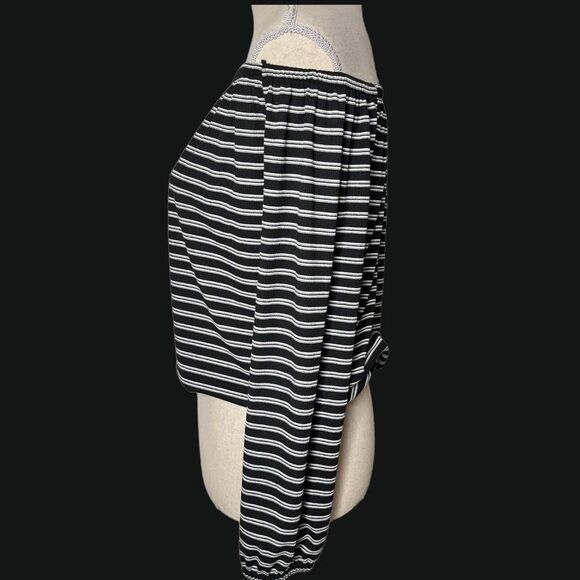 One Clothing Los Angeles Long Sleeve Crop/ Short Striped Top Size Medium - Picture 3 of 8